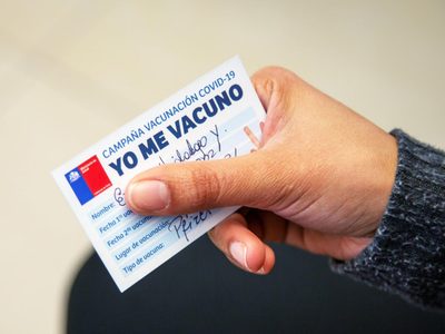 Así logró Chile vacunar al 16% de su población en menos de un mes