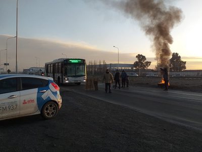 Vecinos de Ruca Antú, que cortaron ruta 7, amenazan con ir al acto del MPN