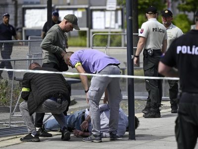 Ministro del Interior dice que "lobo solitario" fue acusado de disparar al primer ministro eslovaco