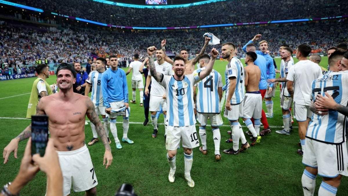 Lionel Messi celebra el pase de Argentina a semifinales. Fuente: (Reuters)