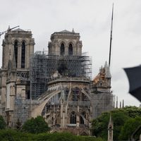 Primera alerta de fuego en Notre Dame falló por un error humano, según prensa gala