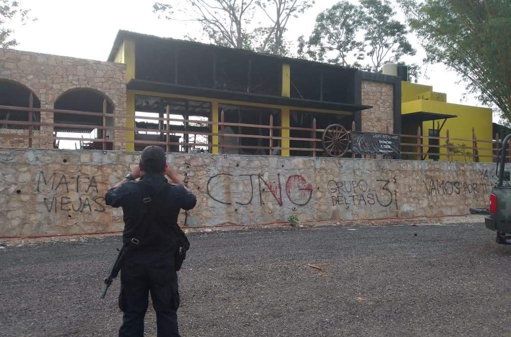 Las siglas del CJNG en una barda