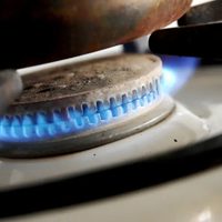 El Gobierno anticipa aumentos de tarifas y no descarta cortes de luz y gas en invierno