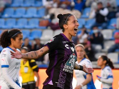Pachuca femenil remonta y vence 2-1 a Rayadas en la ida de los cuartos de final