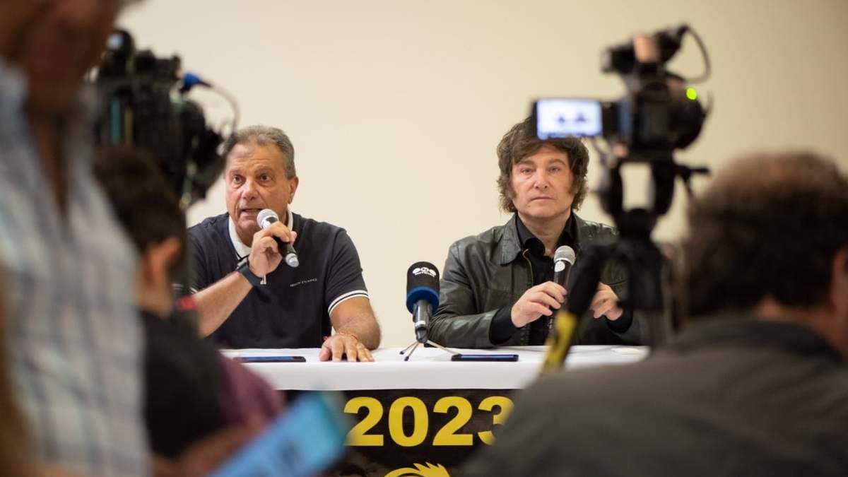 Carlos Eguía junto a Javier Milei. Fuente: (Prensa Carlos Eguía).