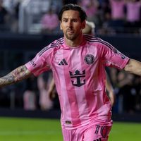 Lionel Messi volvió a las canchas, anotó un gol y festejó con una dedicatoria especial