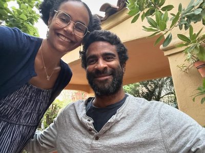De qué murió Obi Ndefo, el actor de la serie de los 90 “Dawson’s Creek”
