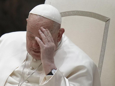 Revelan una conspiración vaticana de Epstein y un ex asesor de Trump: “Derribaremos a Francisco”