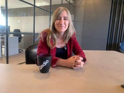 "La imagen de Cornejo está en declive y está desesperado por acordar con Milei"