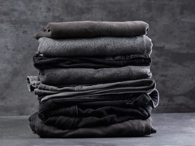 Con estos pasitos, podés lavar tu ropa negra sin dañarla y que quede como nueva