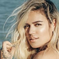 ¡Uff! Se coló una foto inédita de Karol G en el agua y dando la espalda: ¡Ángulo perfecto!