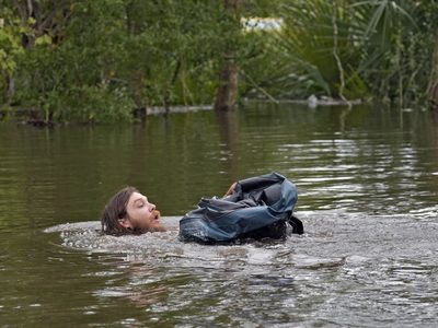 Habitantes de Florida se abren paso entre la destrucción que dejó Milton (Fotos y videos)