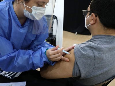 En la provincia ya vacunaron al 73% de los docentes
