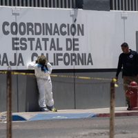 Disparan a tres hombres en el exterior de instalaciones de la Guardia Nacional en Tijuana