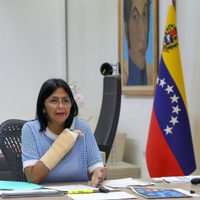 Rodríguez encabezó su primera reunión de gabinete y envió “un mensaje" a Estados Unidos