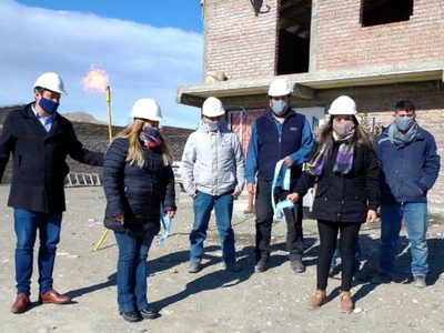 Obra de gas beneficia a 60 familias en Bajada del Agrio