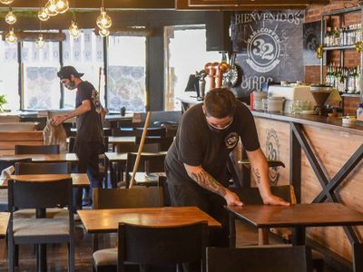 Atención: extienden el horario de atención de bares y restaurantes en Neuquén