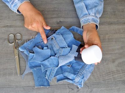 Con retazos de jeans viejos o rotos: armá en pocos pasos estas hermosas colitas de pelo