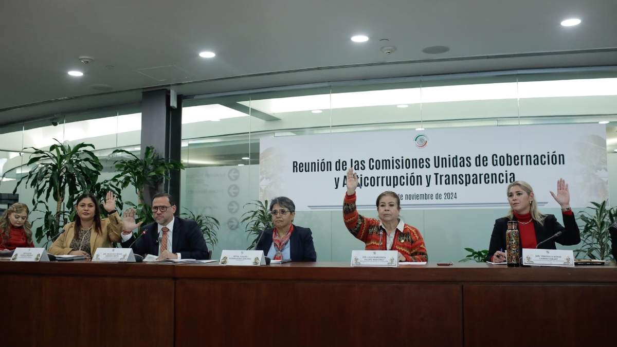 Raquel Buenrostro en la reunión de comisiones del Senado