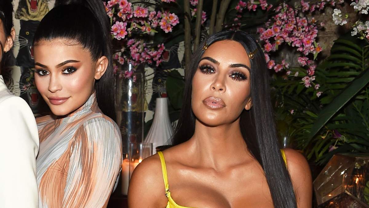 Kylie Jenner y Kim Kardashian. Fuente: (Instagram)