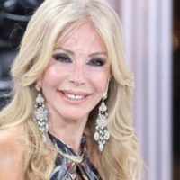 Descomunal e inigualable: Graciela Alfano se animó a un look playero a sus 68 años