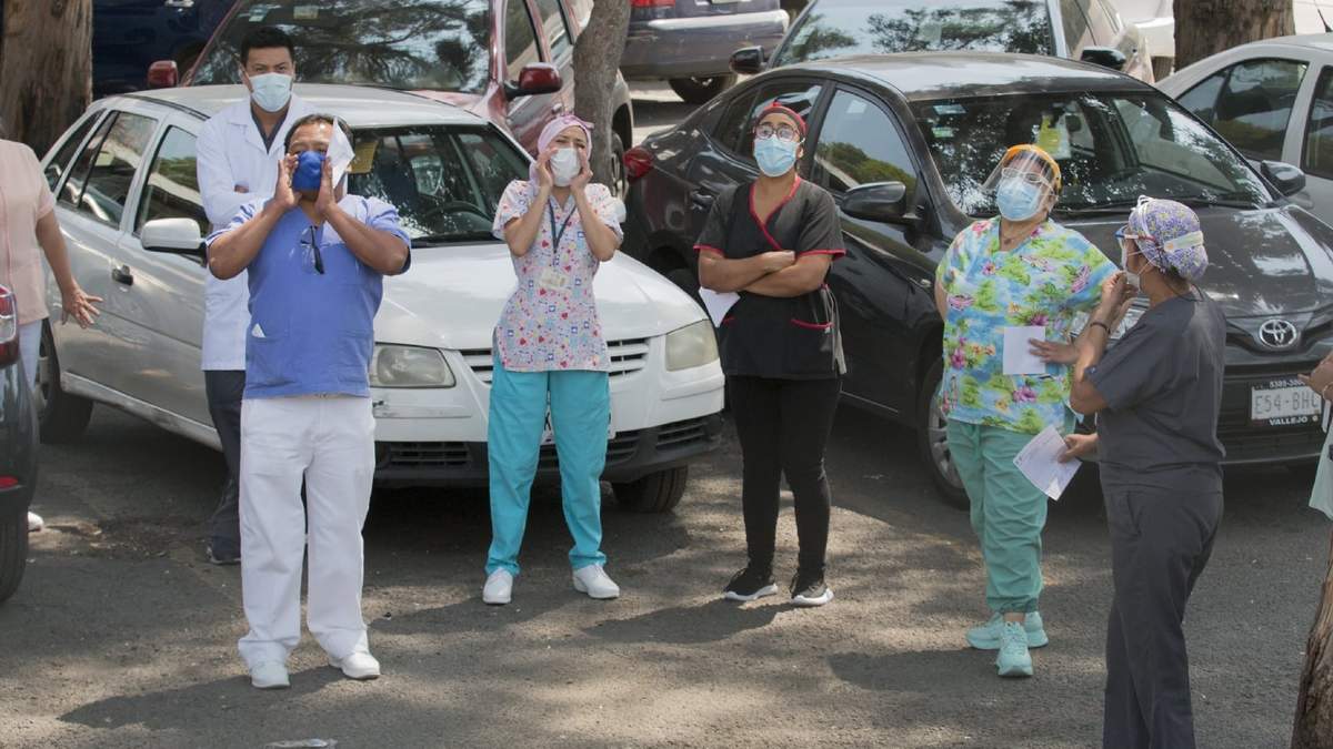 Protesta por falta de vacunación de las y los médicos y enfermeros