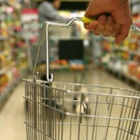 Hubo acuerdo entre el Gobierno y los supermercadistas por el IVA en la canasta básica