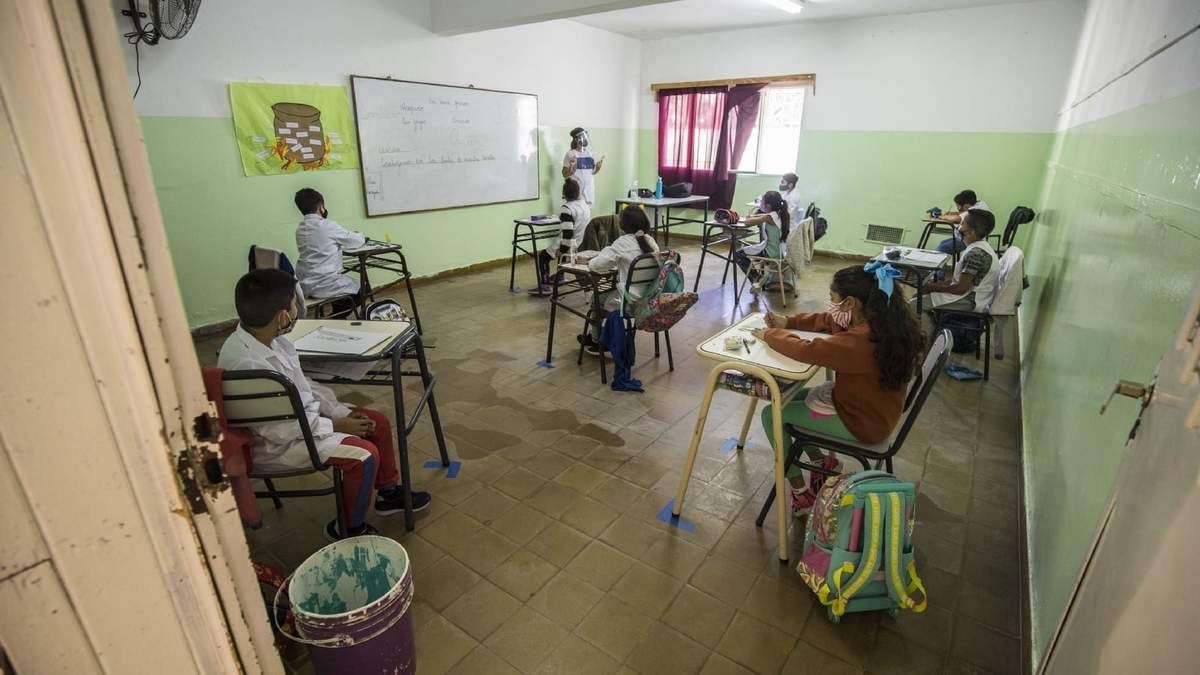 El hecho ocurrió en una escuela primaria de Cutral Co. Fuente: (Twitter)