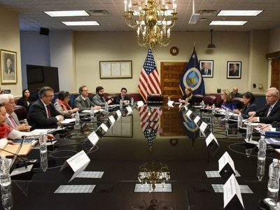 México y EU mueven a enero la discusión sobre el maíz