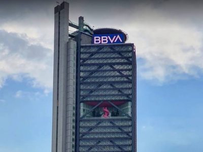 BBVA presenta oferta de 12 mil millones de euros a Banco Sabadell para fusionarse