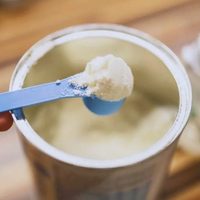 Con latas de leche en polvo y un poco de pintura, creá el proyecto "low cost" más lindo para cambiar la deco de tu living