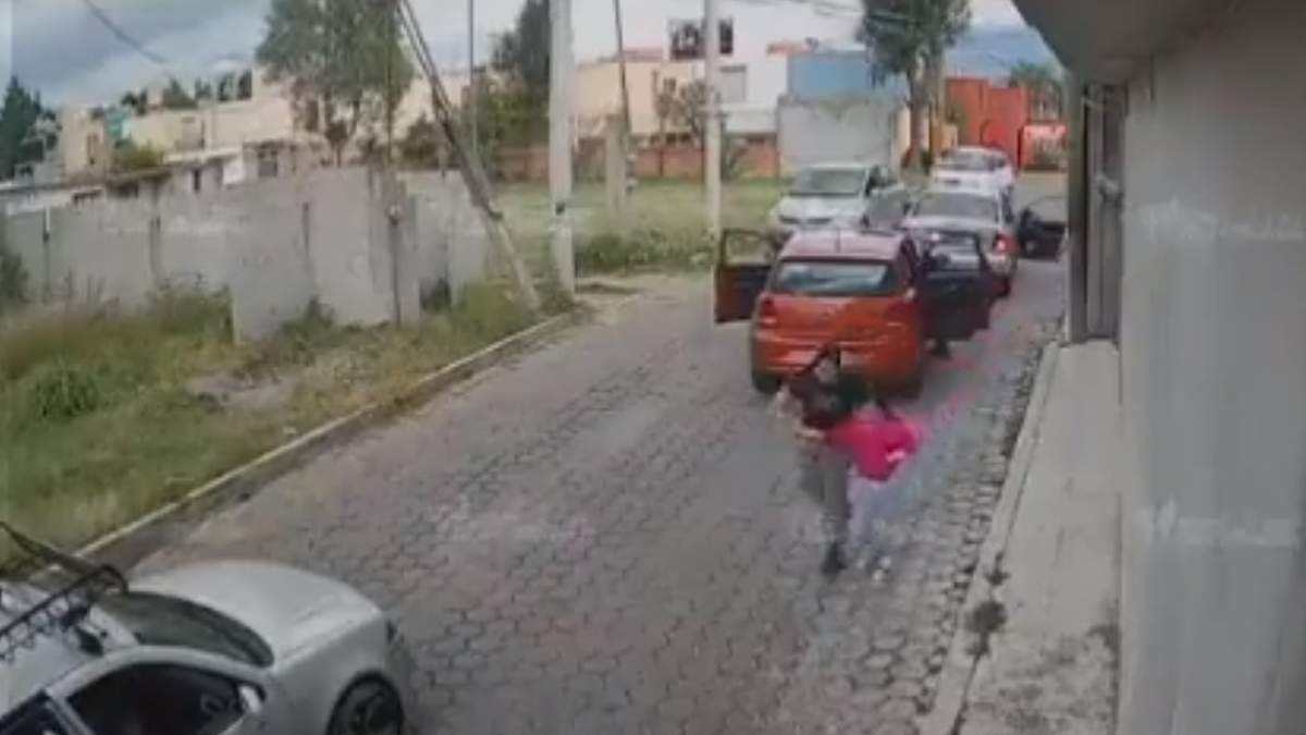 La menor fue obligada a bajar del auto en el que viajaba con su familia