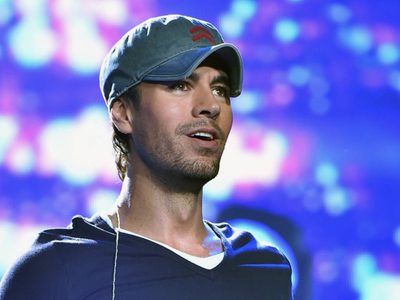 Hay un infaltable: la evolución que ha tenido Enrique Iglesias en la moda con el paso del tiempo