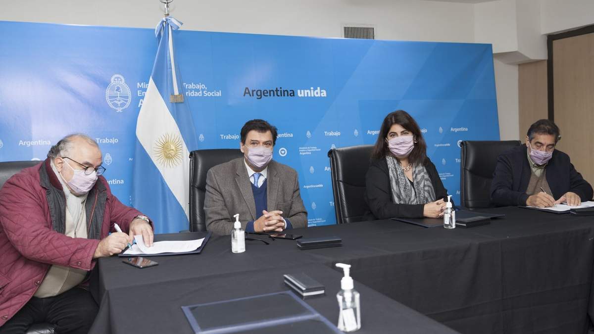 La reunión se llevó a cabo en el Ministerio de Trabajo. Fuente: (Twitter)
