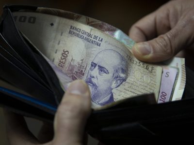 Salario mínimo: cómo impacta la nueva suba en los planes sociales