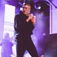 "Asqueroso gobierno" Bad Bunny se despachó con todo en Twitter por el conflicto en su país