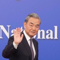 China dice que ignorará los "juegos arancelarios" de Trump tras aviso de gravamen del 245 por ciento
