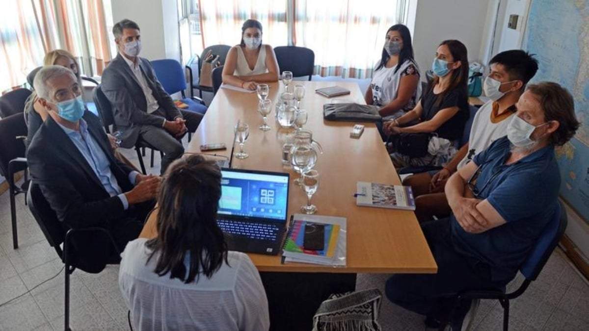 Una de las reuniones entre la ATEN y el Gobierno provincial. Fuente: (Twitter)
