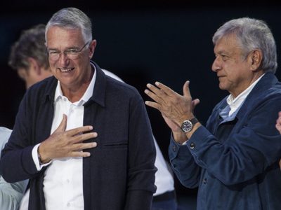 AMLO otorgó casi 5 mil millones de pesos en publicidad a Televisa, TV Azteca y La Jornada