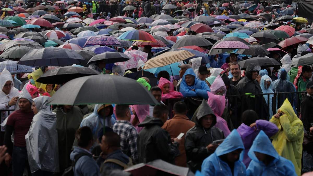 Lluvia en el Zócalo capitalino este 15 de septiembre