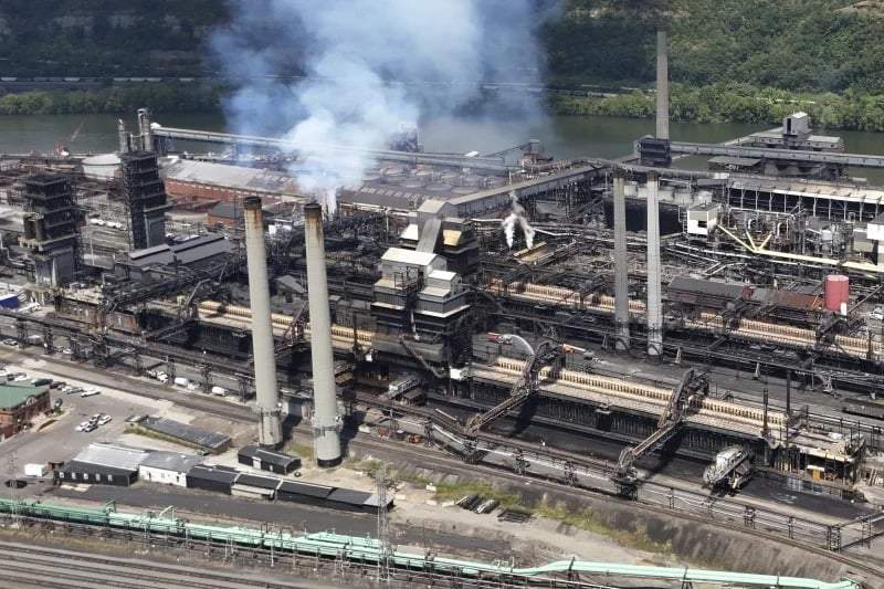 Una parte de Clairton Coke Works, una planta siderúrgica estadounidense, se ve el lunes 11 de agosto de 2025 en Clairton, Pensilvania.