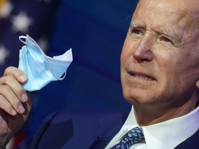 Biden criticó a Texas y Misisipi por eliminar el uso de mascarillas