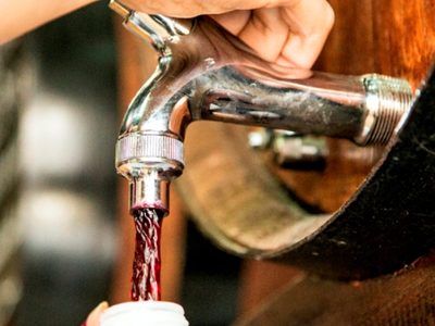 El INV aprobó que las bodegas vendan vino suelto