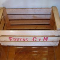 Mirá lo que podés hacer con un cajón de fruta y unas ramitas secas para organizar mejor tu cocina