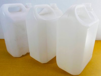 No tires el envase vacío de lavandina: creá este fabuloso canasto que parece comprado en un bazar