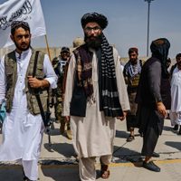 Talibanes posponen la formación del Gobierno interino para combatir en Panjshir