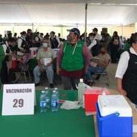 Vacúnense y dejen a un lado especulación y política: adultos mayores en la Venustiano Carranza