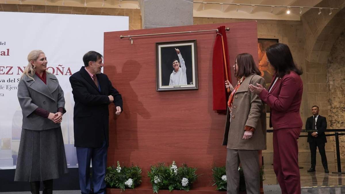 El momento en el que el retrato fue develado