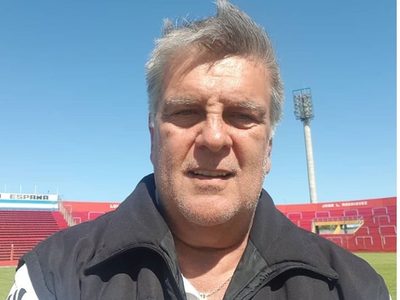 Luis Ventura enojado con una seguidora que lo acusó de usar canje en el cumpleaños de su hijo