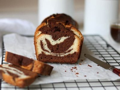 Budín marmolado: la receta de pocos ingredientes ideal para acompañar el mate